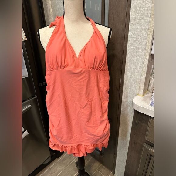 Jessica Simpson Maternity Swim Suit - Picture 1 of 3